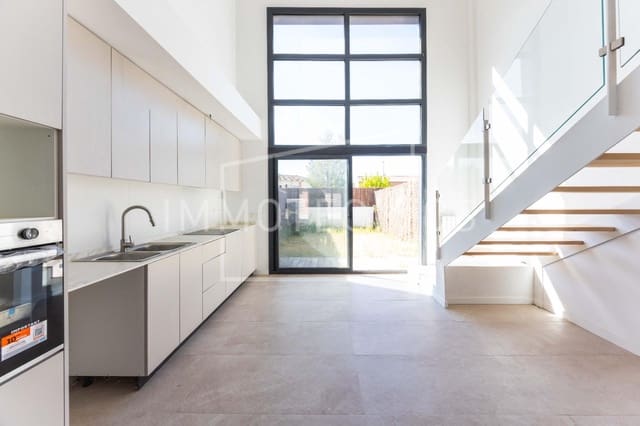 3 chambre Villa/Maison Mitoyenne à vendre à Hostalric avec garage - 375 000 € (Ref: 10102766)