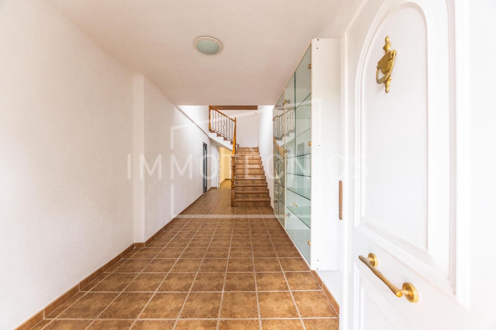5 bedroom Villa for sale in Canoves i Samalus with garage - € 399,000 (Ref: 10120042)
