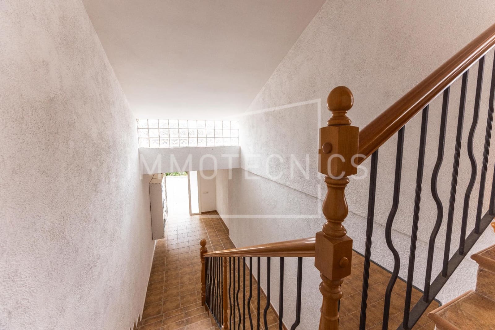 5 bedroom Villa for sale in Canoves i Samalus with garage - € 399,000 (Ref: 10120042)