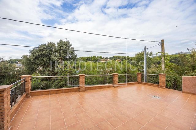 5 chambre Villa/Maison à vendre à Cànoves i Samalús avec garage - 399 000 € (Ref: 10120042)
