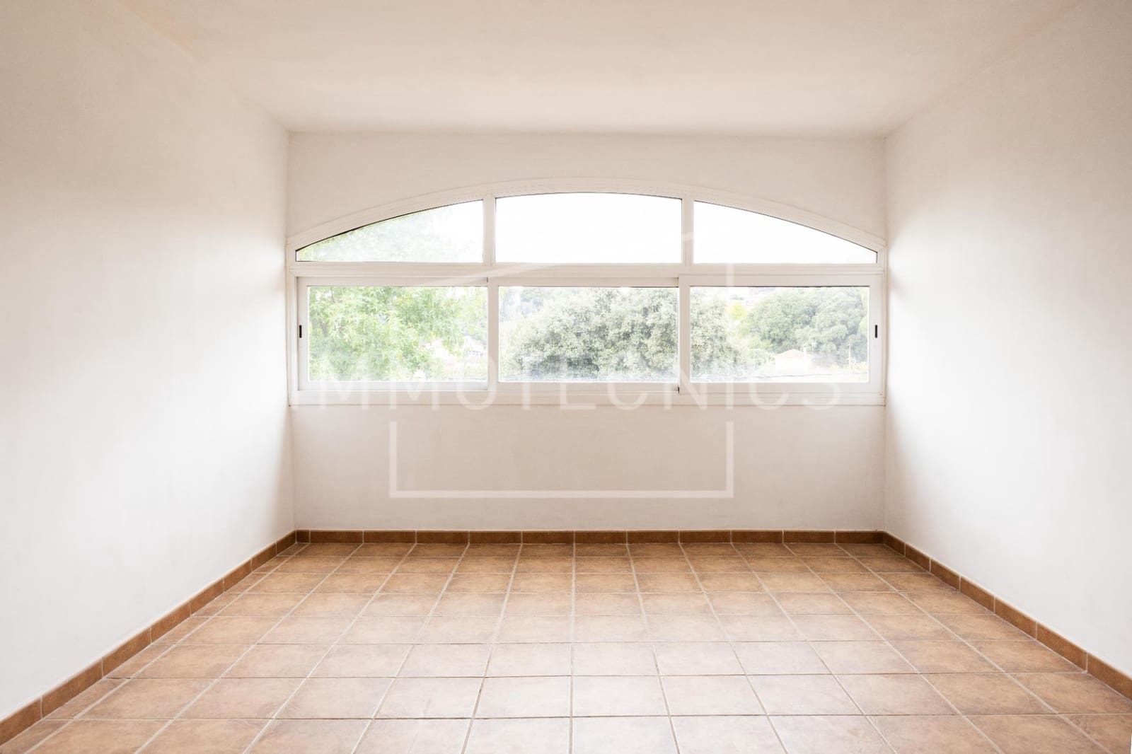 5 bedroom Villa for sale in Canoves i Samalus with garage - € 399,000 (Ref: 10120042)