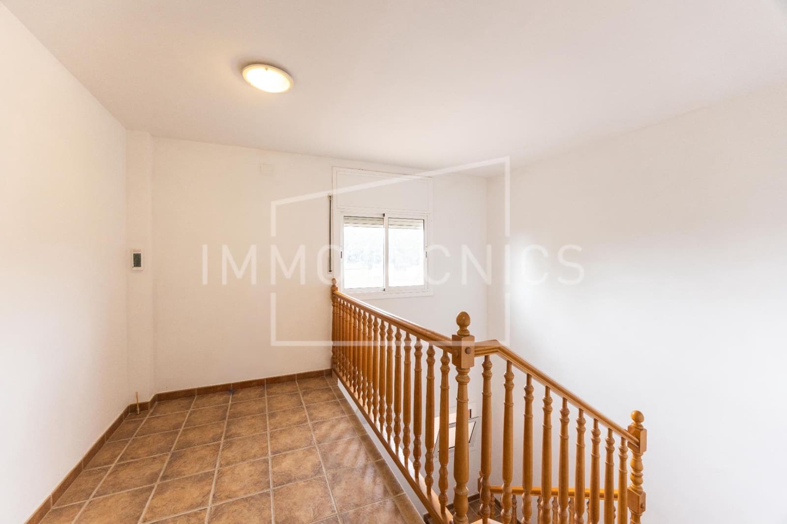 5 bedroom Villa for sale in Canoves i Samalus with garage - € 399,000 (Ref: 10120042)