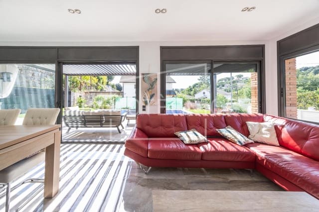 5 Zimmer Villa zu verkaufen in Riells i Viabrea mit Pool Garage - 690.000 € (Ref: 10131771)