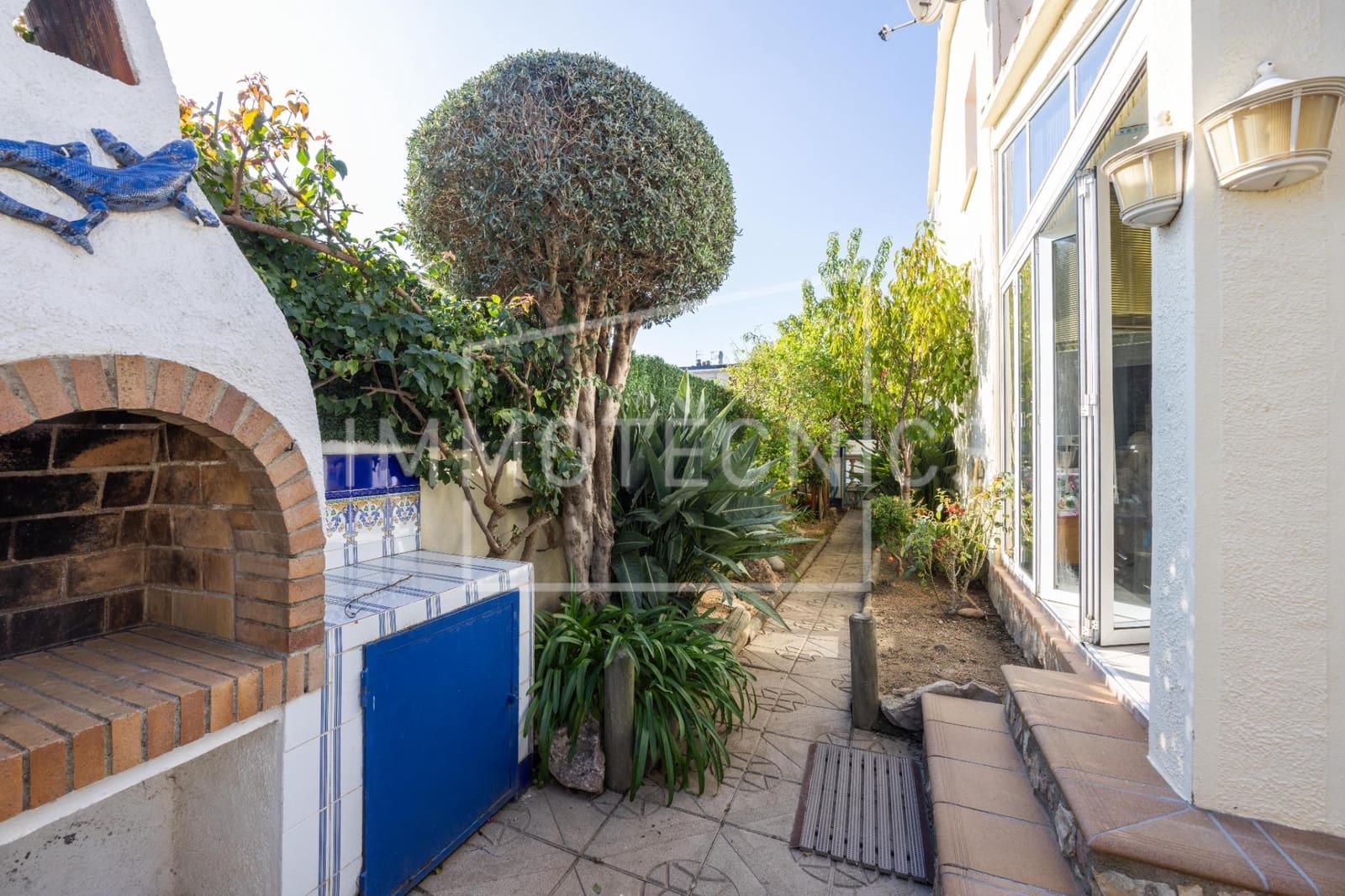 4 bedroom Villa for sale in Empuriabrava with pool garage - € 495,000 (Ref: 10165174)