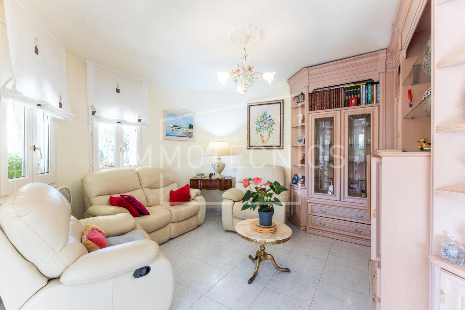 4 bedroom Villa for sale in Empuriabrava with pool garage - € 495,000 (Ref: 10165174)