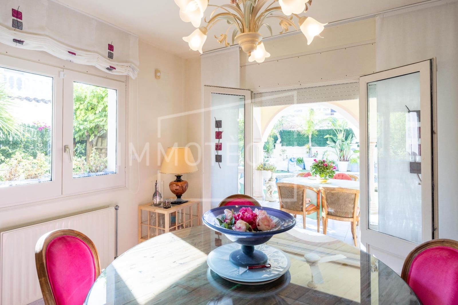 4 bedroom Villa for sale in Empuriabrava with pool garage - € 495,000 (Ref: 10165174)