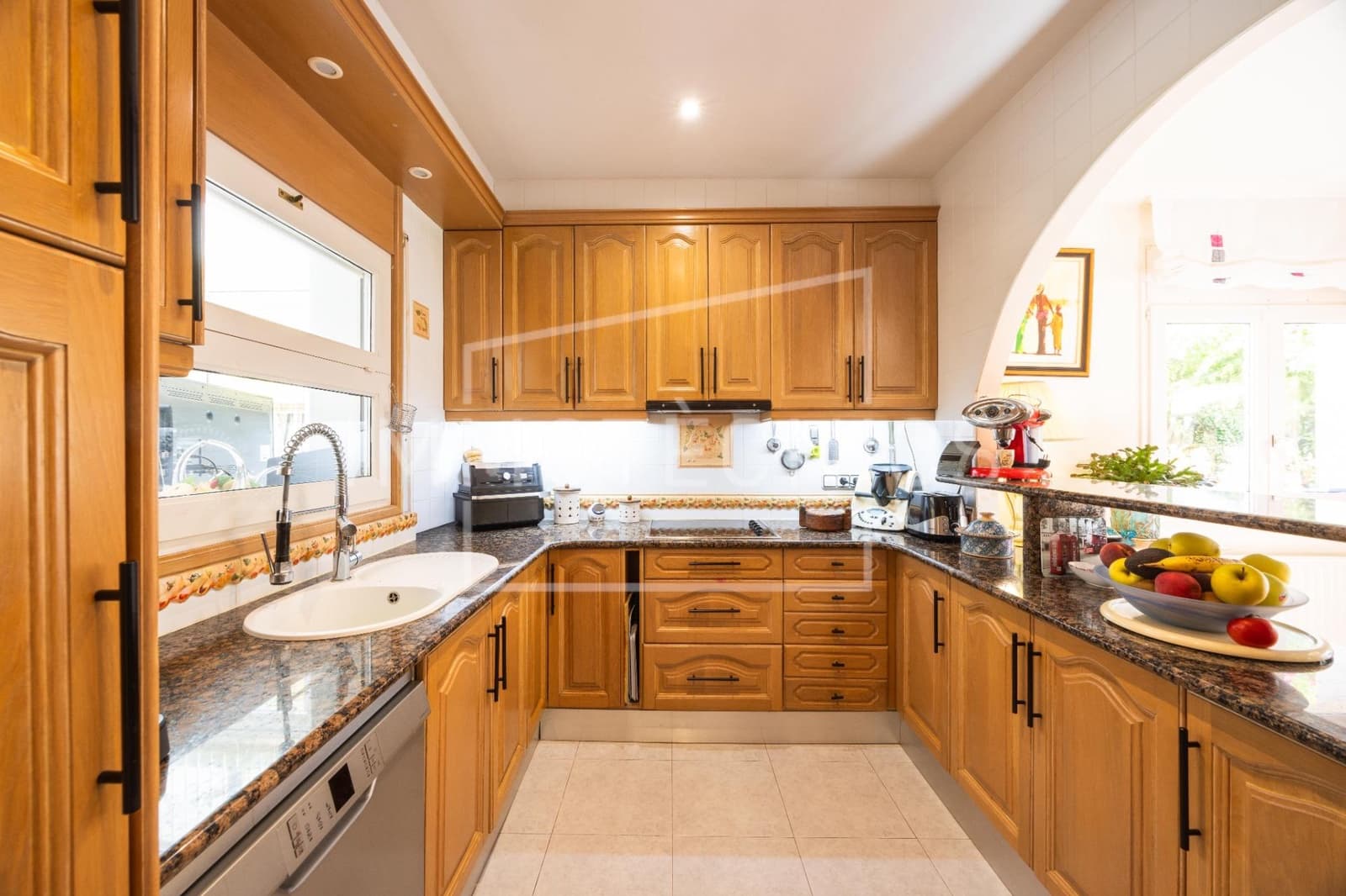 4 bedroom Villa for sale in Empuriabrava with pool garage - € 495,000 (Ref: 10165174)