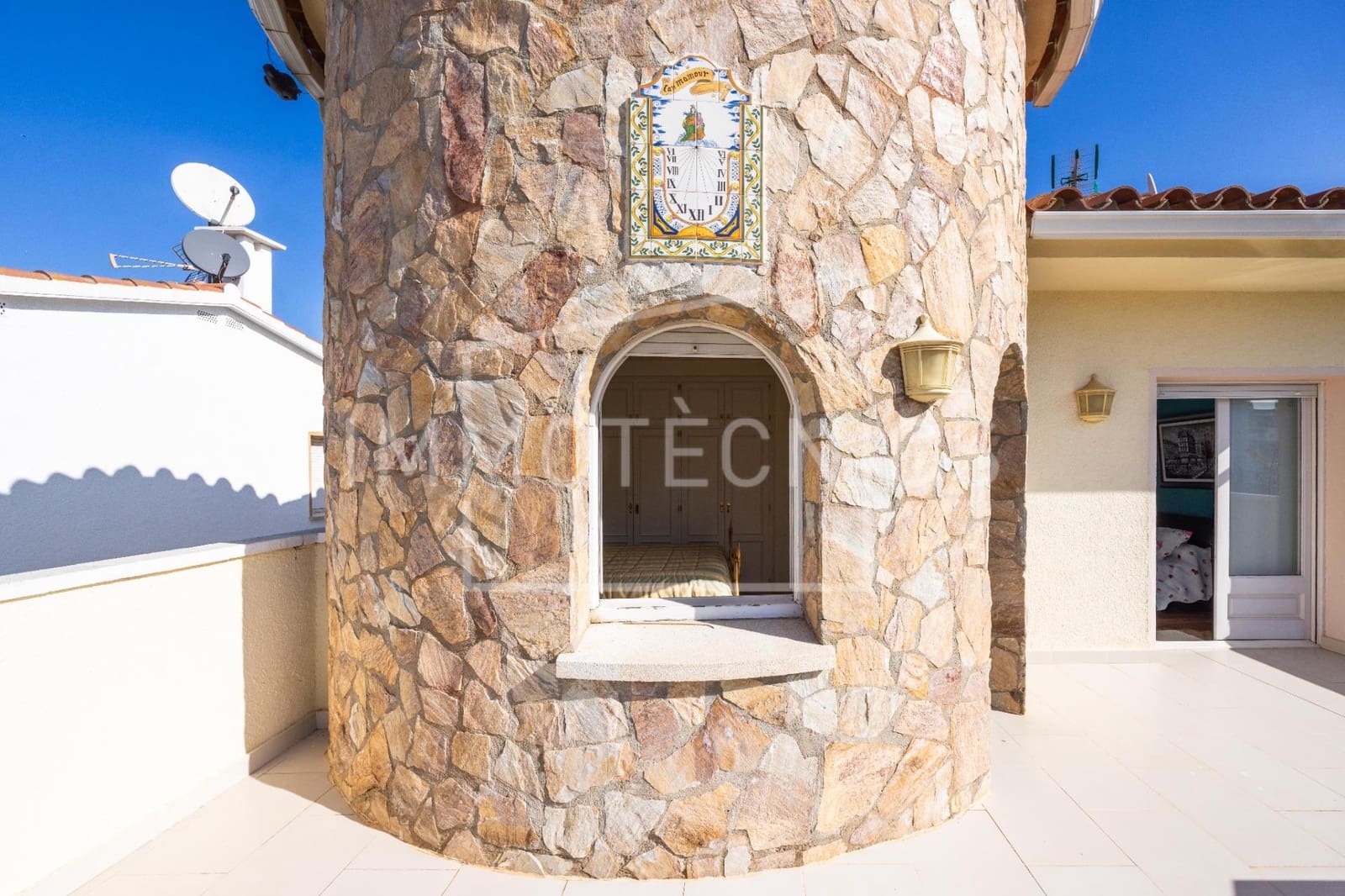 4 bedroom Villa for sale in Empuriabrava with pool garage - € 495,000 (Ref: 10165174)