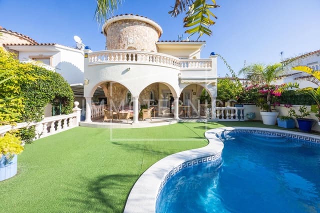 4 bedroom Villa for sale in Empuriabrava, Castelló d'Empúries with pool garage - € 495,000 (Ref: 10165174)