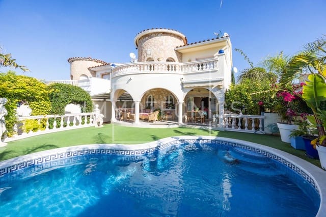 4 bedroom Villa for sale in Empuriabrava, Castelló d'Empúries with pool garage - € 495,000 (Ref: 10165174)