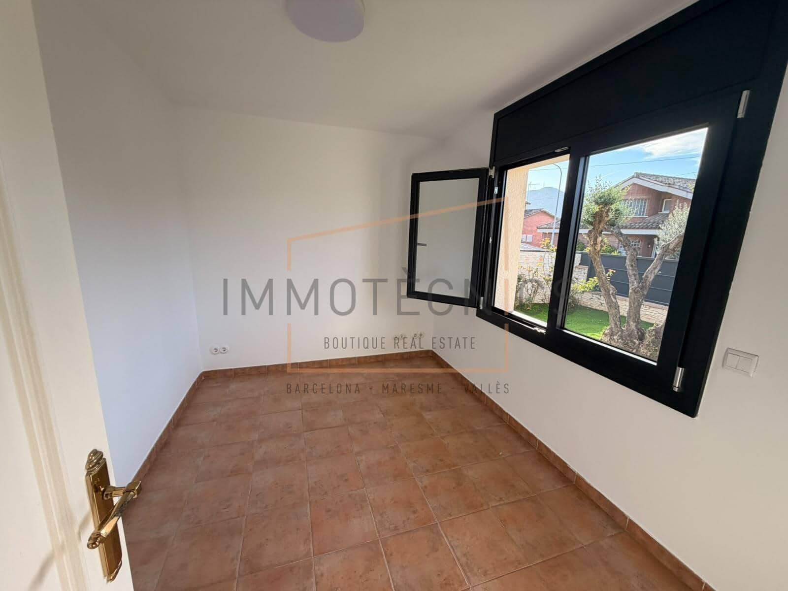 4 soverom Villa til leie i Martorelles med garasje - € 1 950 (Ref: 10177346)
