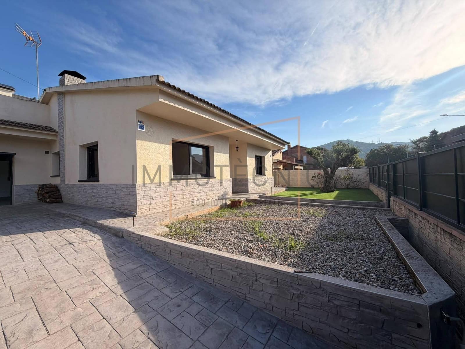 4 soverom Villa til leie i Martorelles med garasje - € 1 950 (Ref: 10177346)