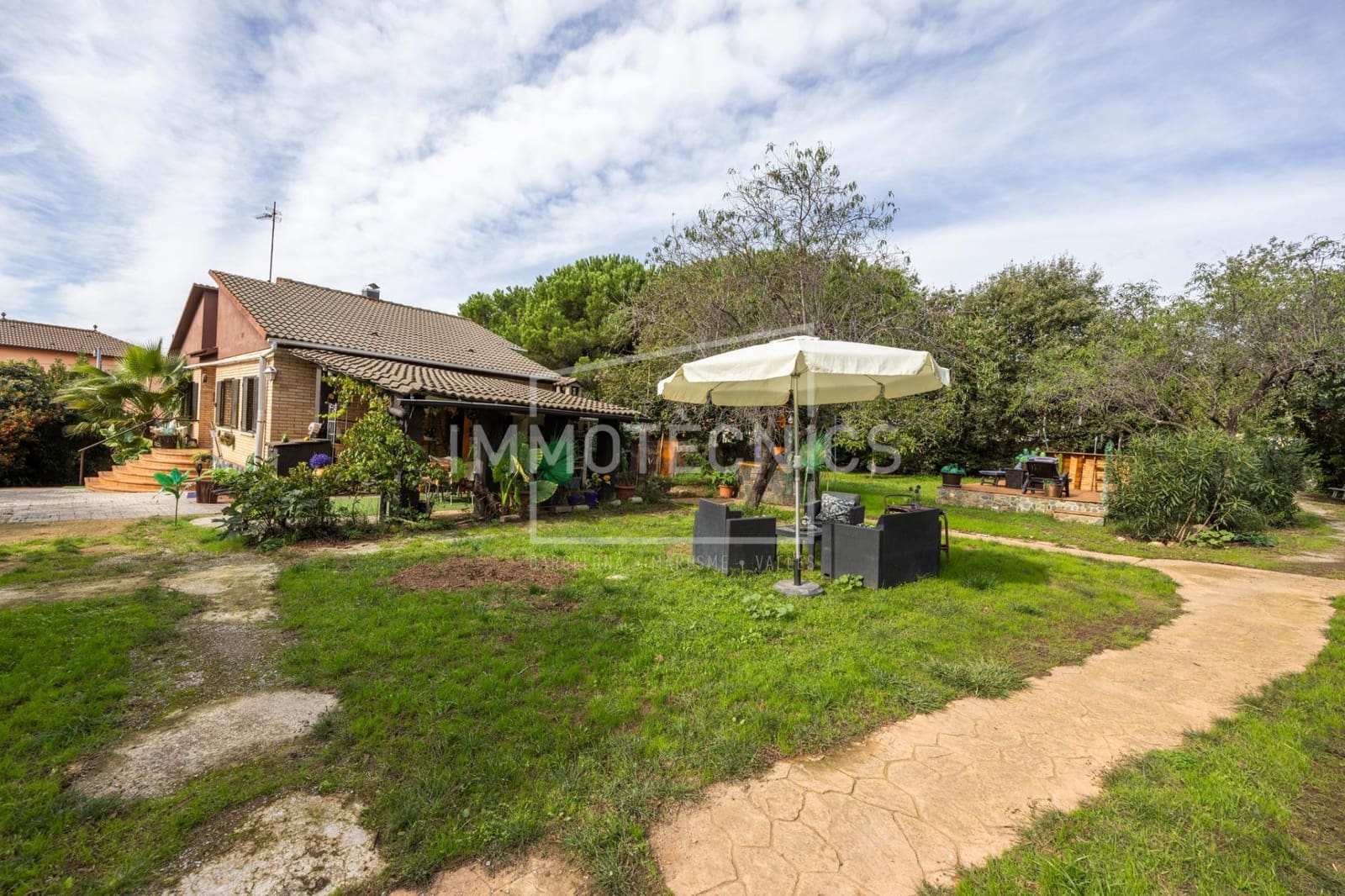 5 bedroom Finca/Country House for sale in Canoves i Samalus with pool - € 420,000 (Ref: 10177347)