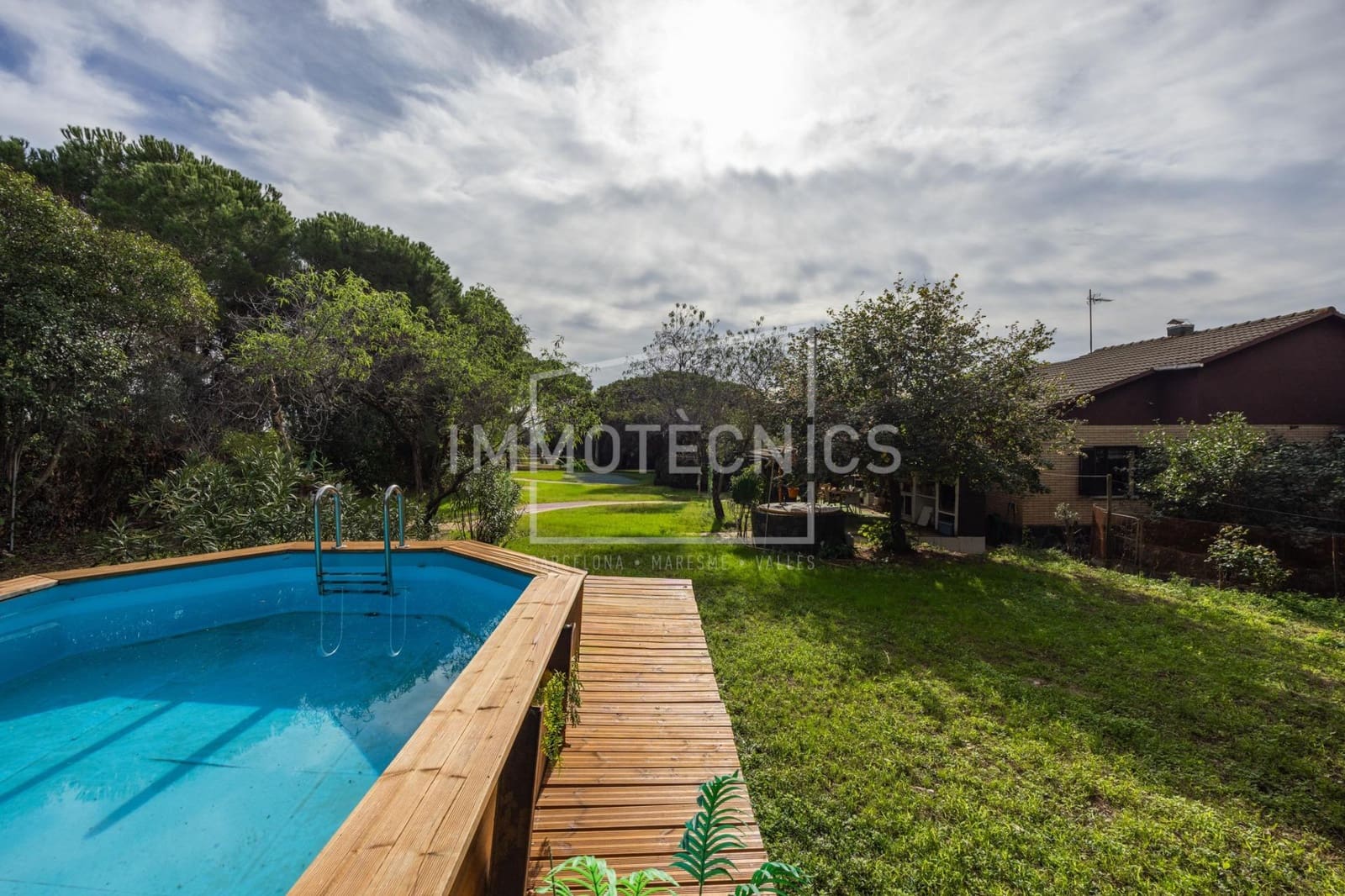 5 bedroom Finca/Country House for sale in Canoves i Samalus with pool - € 420,000 (Ref: 10177347)
