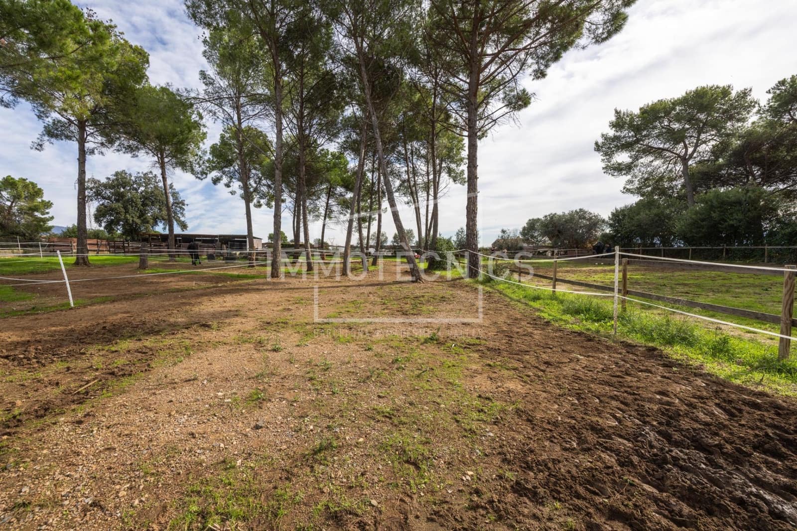 5 bedroom Finca/Country House for sale in Canoves i Samalus with pool - € 420,000 (Ref: 10177347)