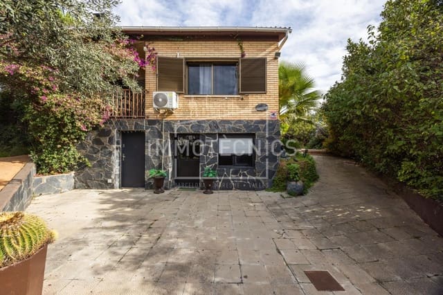 5 bedroom Finca/Country House for sale in Cànoves i Samalús with pool - € 420,000 (Ref: 10177347)