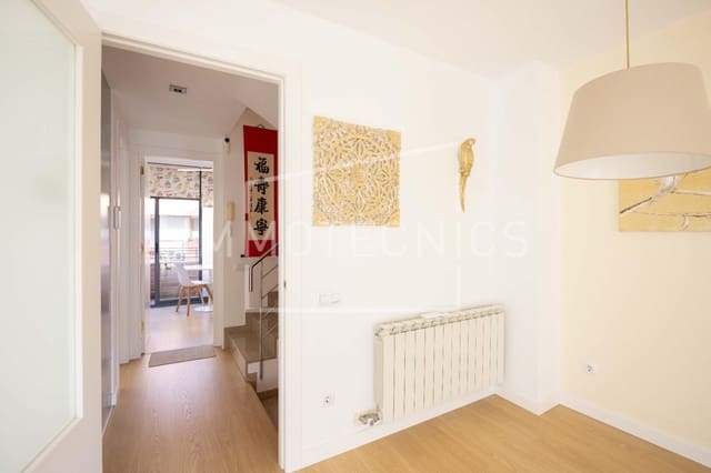 3 soveværelse Byhus til salg i Granollers med garage - € 457.000 (Ref: 10187243)