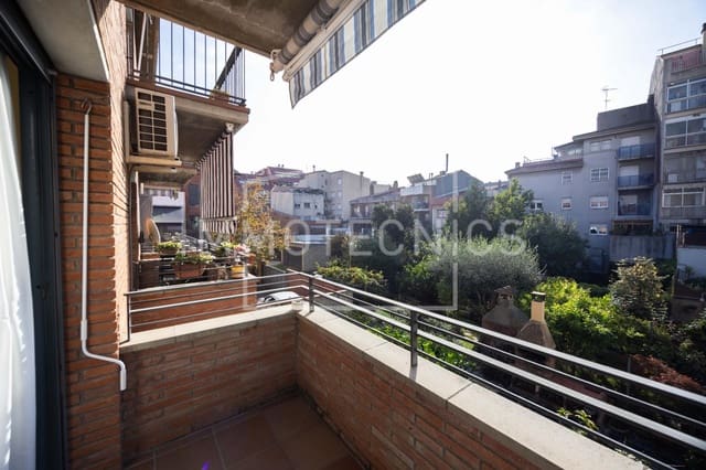 3 soveværelse Byhus til salg i Granollers med garage - € 457.000 (Ref: 10187243)