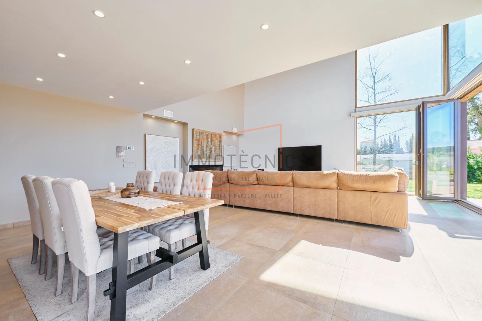 10 soveværelse Villa til salg i Santa Eulalia de Roncana med swimmingpool garage - € 2.200.000 (Ref: 9602730)