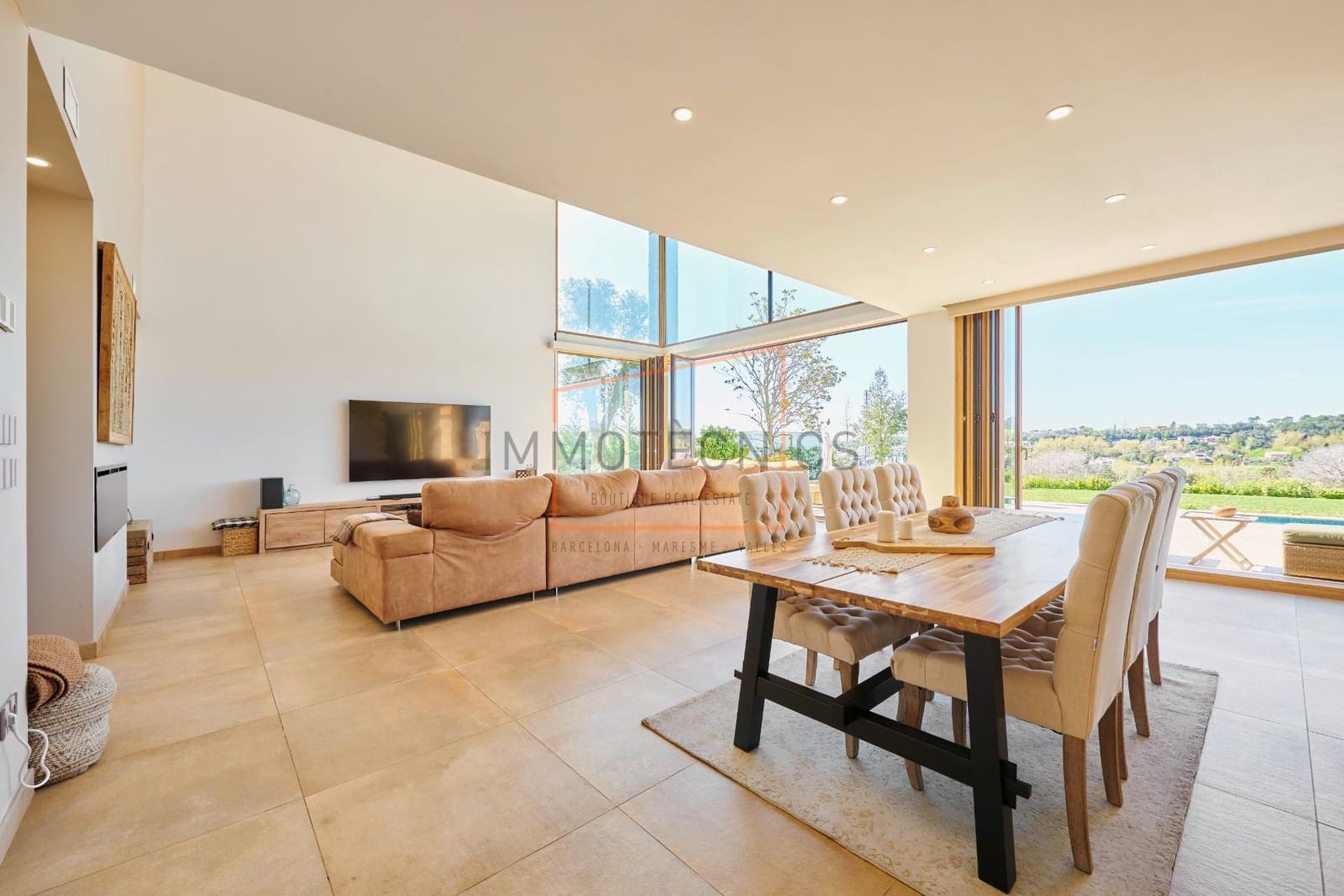 10 soveværelse Villa til salg i Santa Eulalia de Roncana med swimmingpool garage - € 2.200.000 (Ref: 9602730)