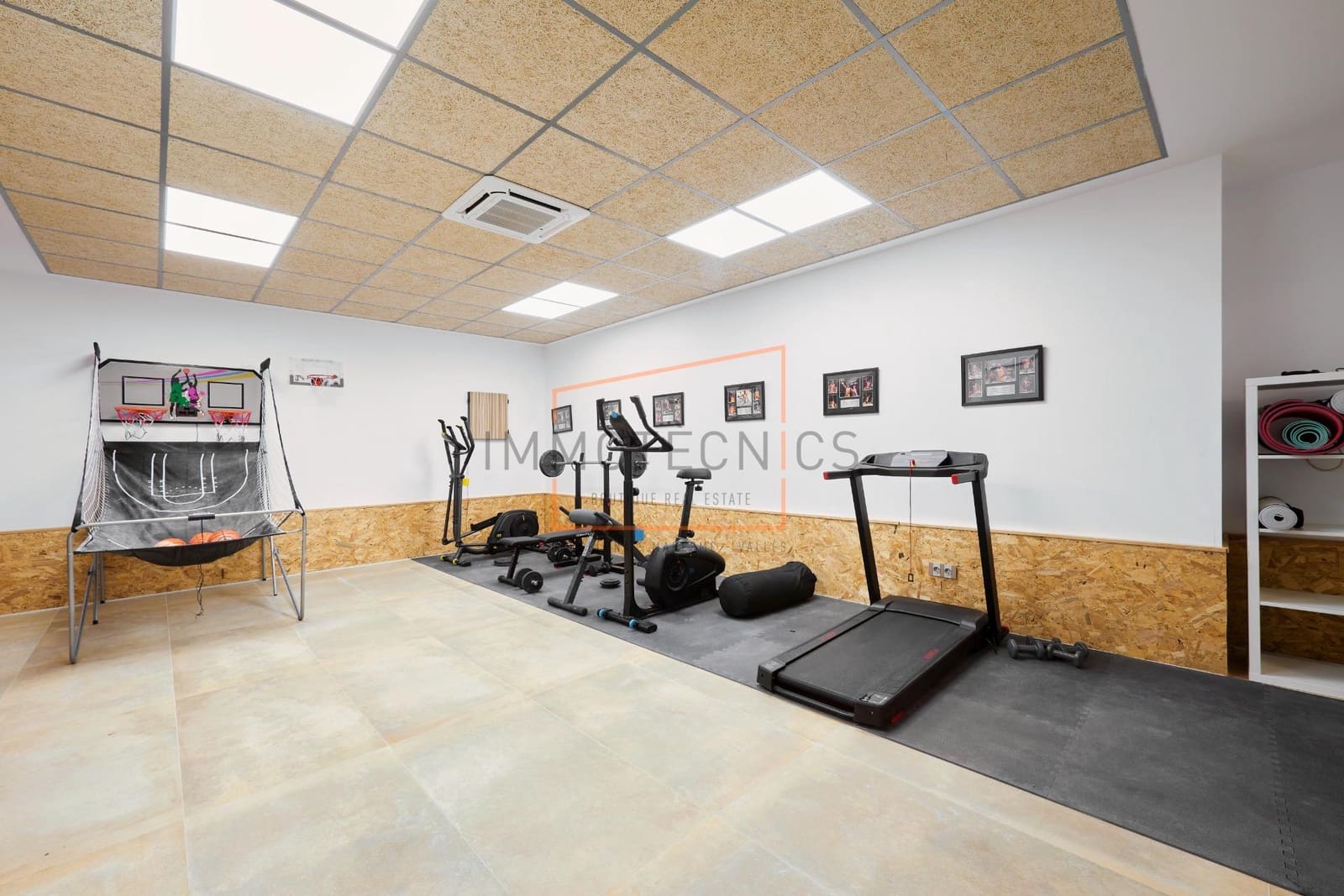 10 soveværelse Villa til salg i Santa Eulalia de Roncana med swimmingpool garage - € 2.200.000 (Ref: 9602730)