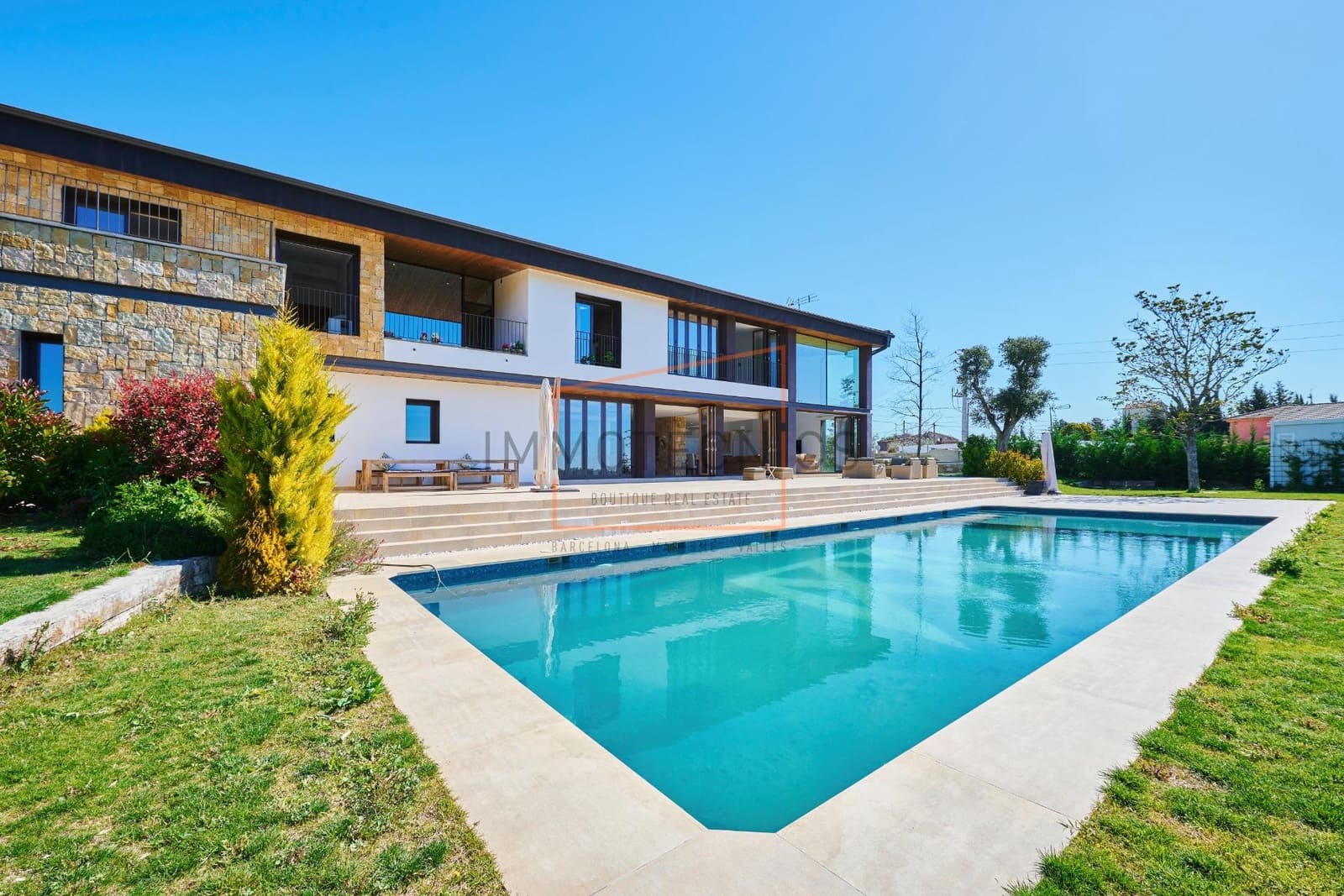 10 soveværelse Villa til salg i Santa Eulalia de Roncana med swimmingpool garage - € 2.200.000 (Ref: 9602730)