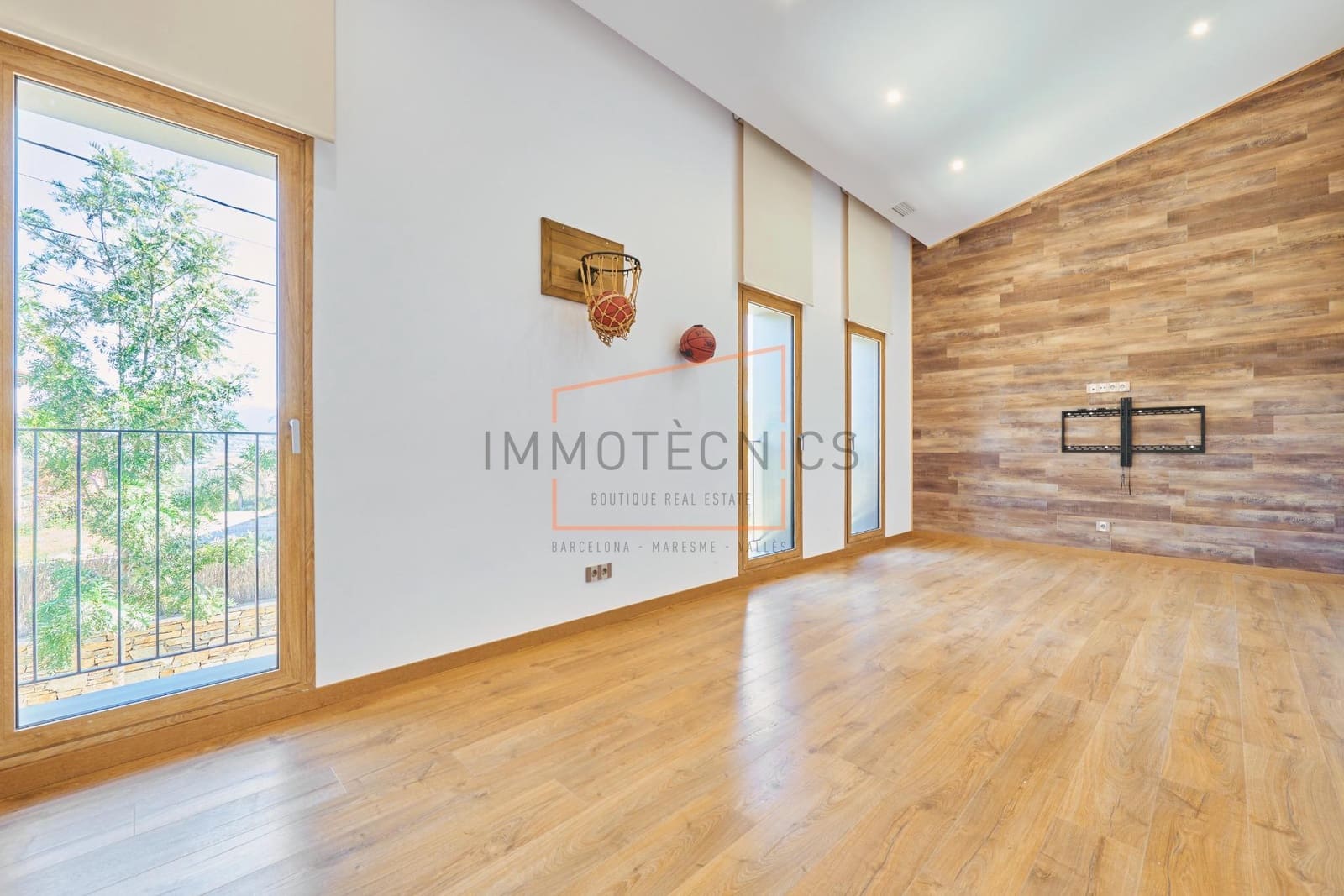 10 soveværelse Villa til salg i Santa Eulalia de Roncana med swimmingpool garage - € 2.200.000 (Ref: 9602730)