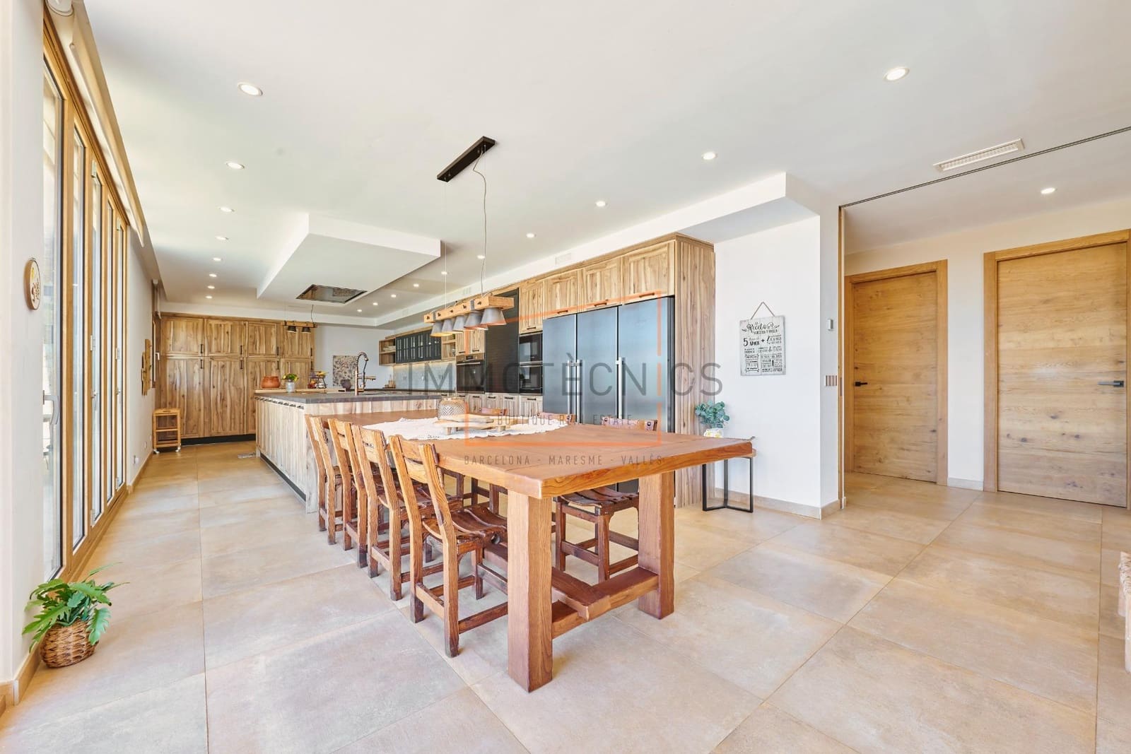 10 soveværelse Villa til salg i Santa Eulalia de Roncana med swimmingpool garage - € 2.200.000 (Ref: 9602730)