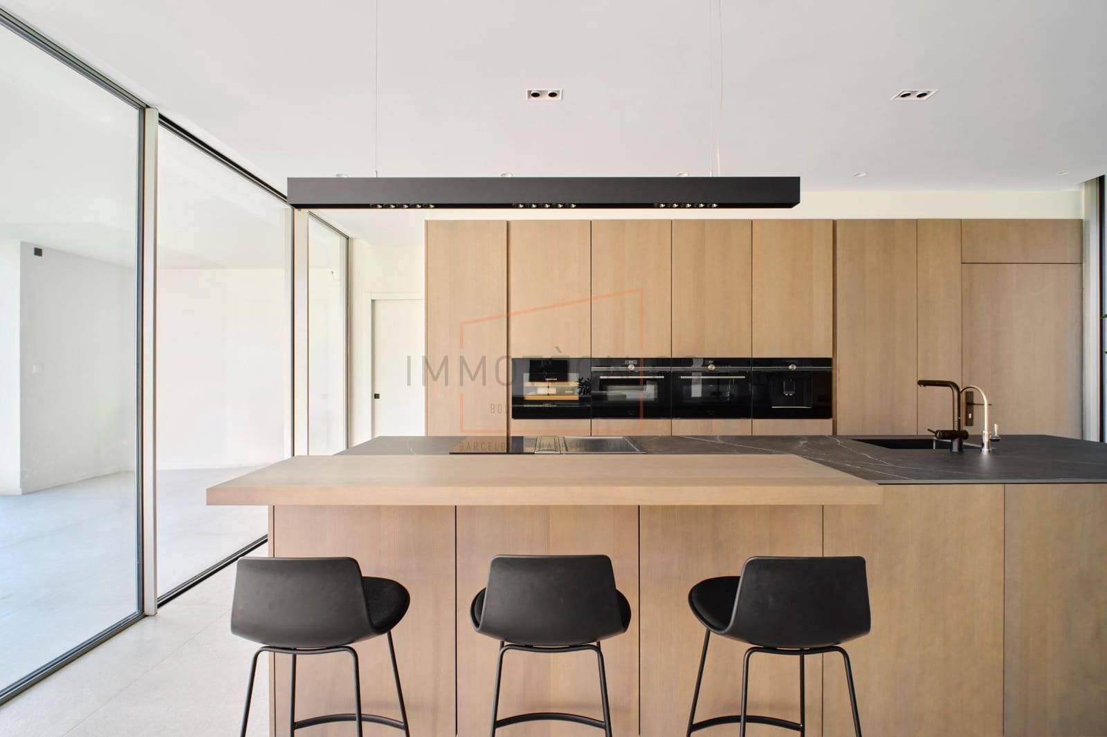 4 soveværelse Villa til salg i Vallromanes med swimmingpool garage - € 1.350.000 (Ref: 9602731)