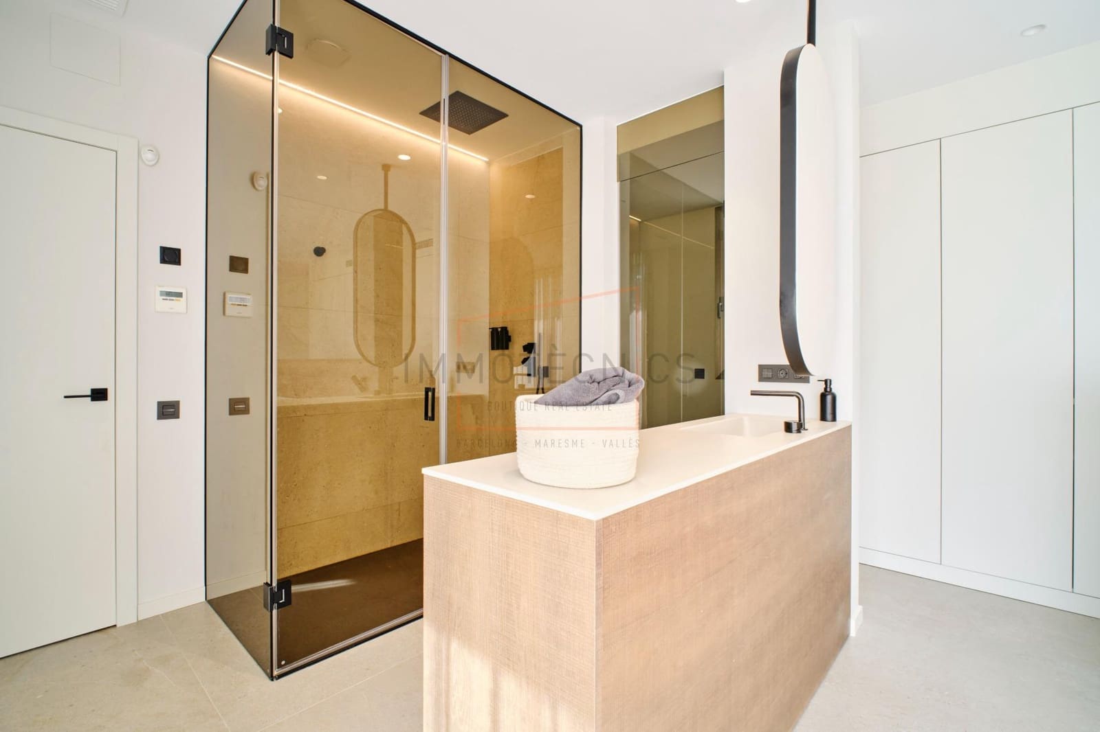 4 soveværelse Villa til salg i Vallromanes med swimmingpool garage - € 1.350.000 (Ref: 9602731)