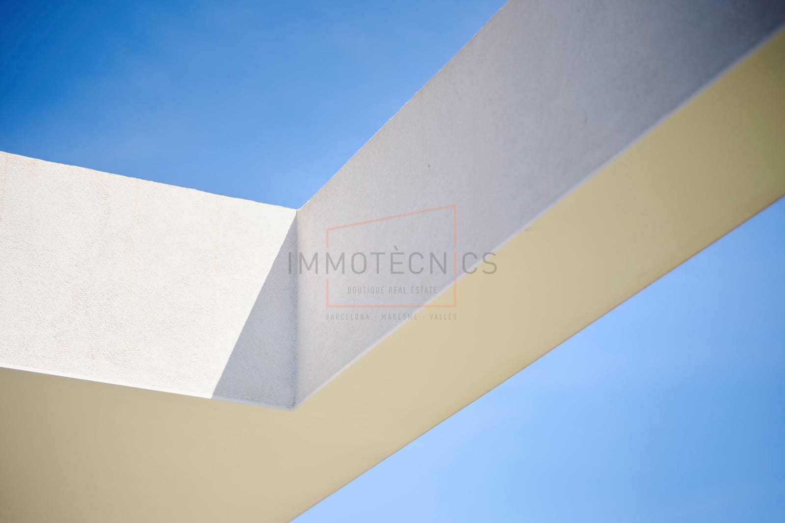 4 soveværelse Villa til salg i Vallromanes med swimmingpool garage - € 1.350.000 (Ref: 9602731)