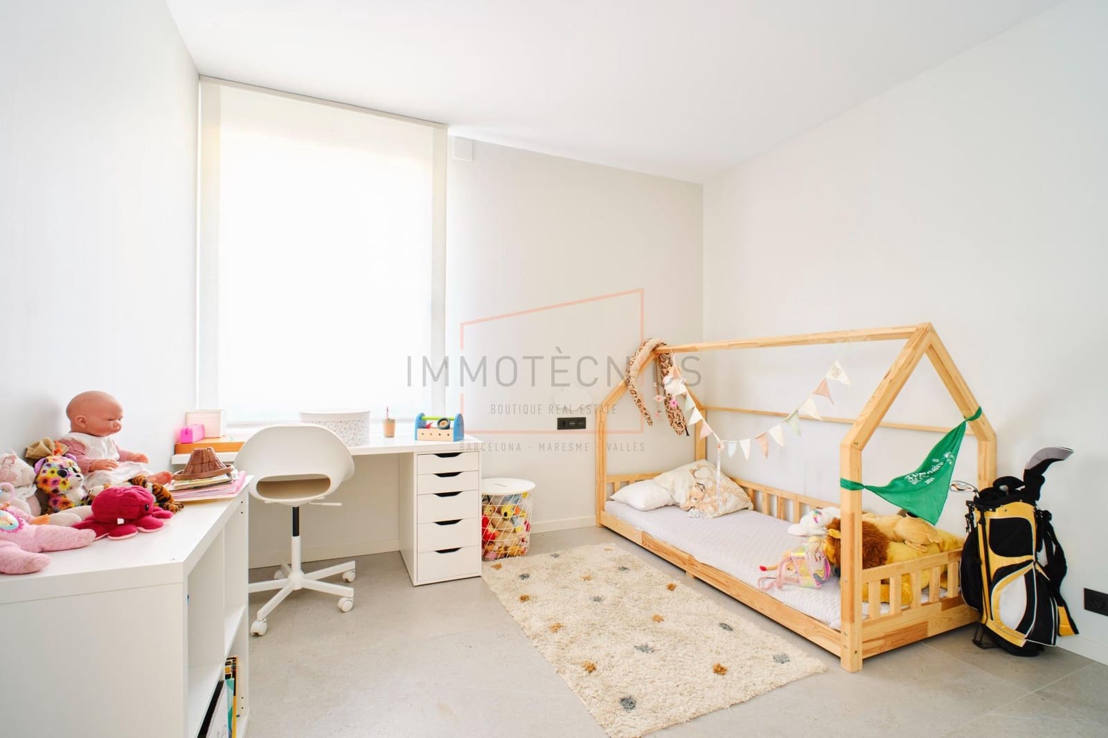 4 soveværelse Villa til salg i Vallromanes med swimmingpool garage - € 1.350.000 (Ref: 9602731)