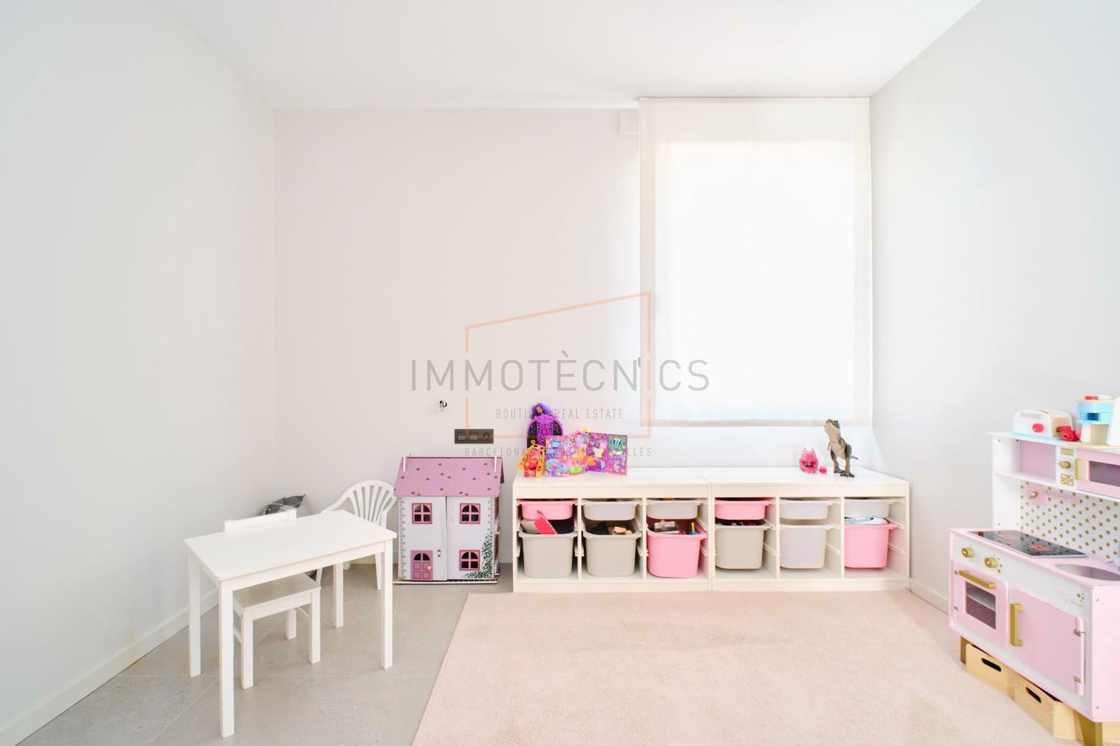 4 soveværelse Villa til salg i Vallromanes med swimmingpool garage - € 1.350.000 (Ref: 9602731)