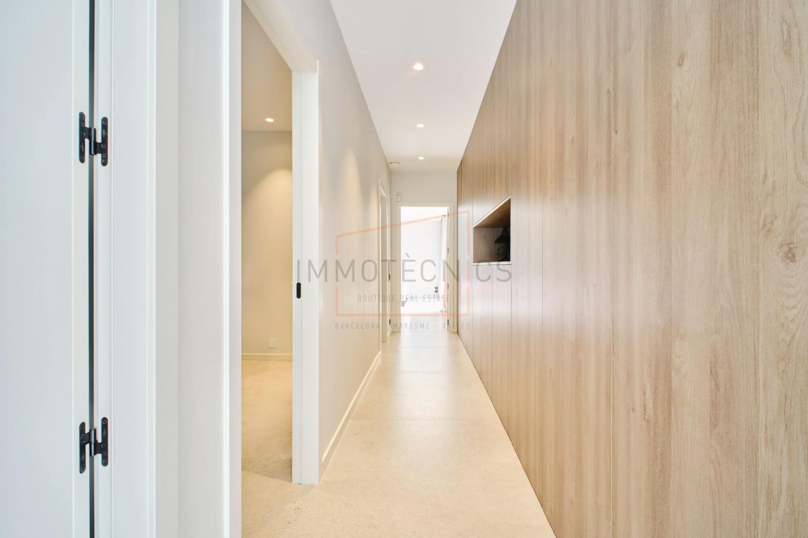 4 soveværelse Villa til salg i Vallromanes med swimmingpool garage - € 1.350.000 (Ref: 9602731)