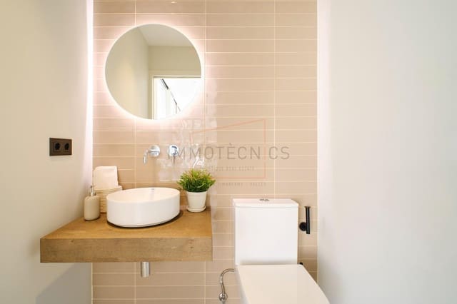 4 soveværelse Villa til salg i Vallromanes med swimmingpool garage - € 1.350.000 (Ref: 9602731)