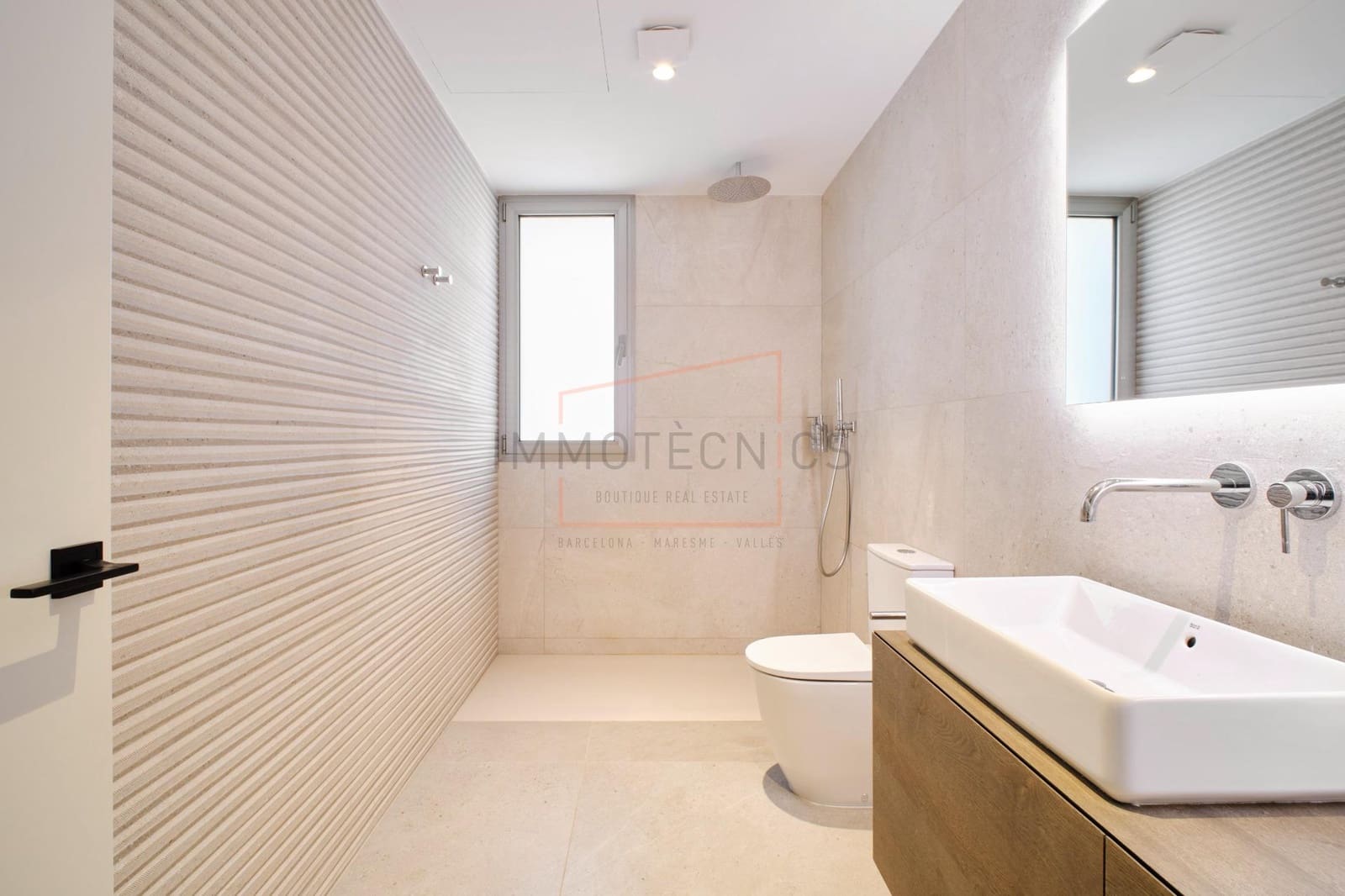 4 soveværelse Villa til salg i Vallromanes med swimmingpool garage - € 1.350.000 (Ref: 9602731)