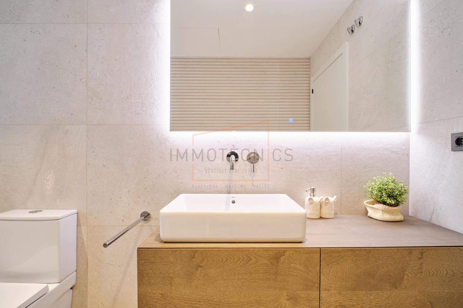 4 soveværelse Villa til salg i Vallromanes med swimmingpool garage - € 1.350.000 (Ref: 9602731)