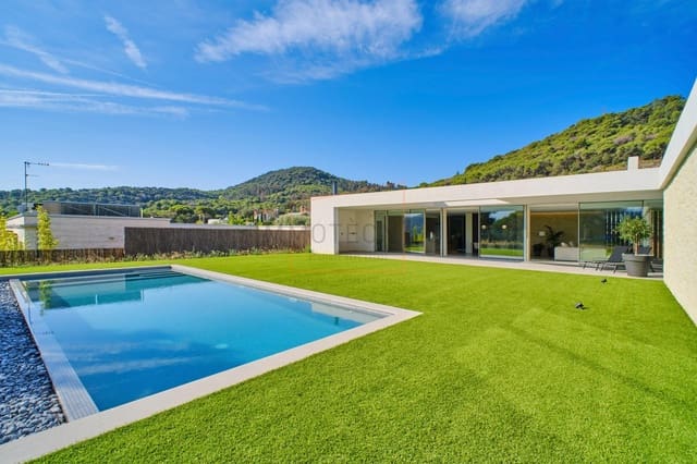 4 soveværelse Villa til salg i Vallromanes med swimmingpool garage - € 1.350.000 (Ref: 9602731)