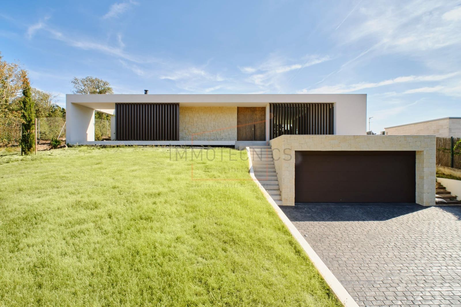 4 soveværelse Villa til salg i Vallromanes med swimmingpool garage - € 1.350.000 (Ref: 9602731)