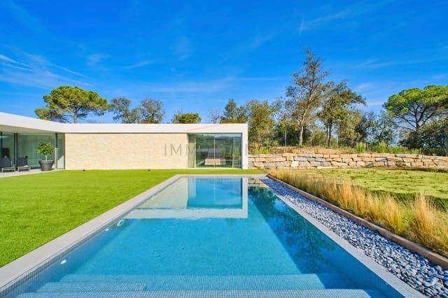 4 soveværelse Villa til salg i Vallromanes med swimmingpool garage - € 1.350.000 (Ref: 9602731)