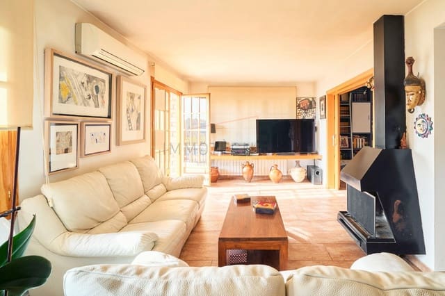 4 sypialnia Willa na sprzedaż w Les Franqueses del Vallès z basenem garażem - 459 000 € (Ref: 9602732)