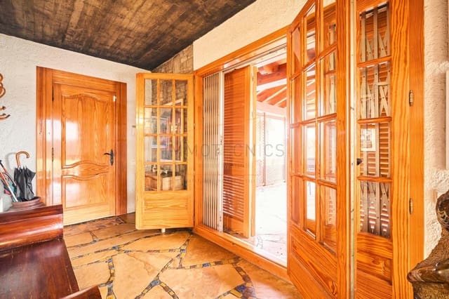 4 sypialnia Willa na sprzedaż w Les Franqueses del Vallès z basenem garażem - 459 000 € (Ref: 9602732)