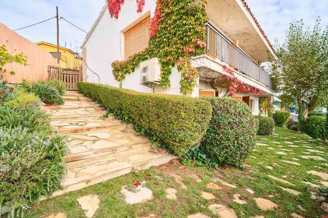 4 sypialnia Willa na sprzedaż w Les Franqueses del Vallès z basenem garażem - 459 000 € (Ref: 9602732)