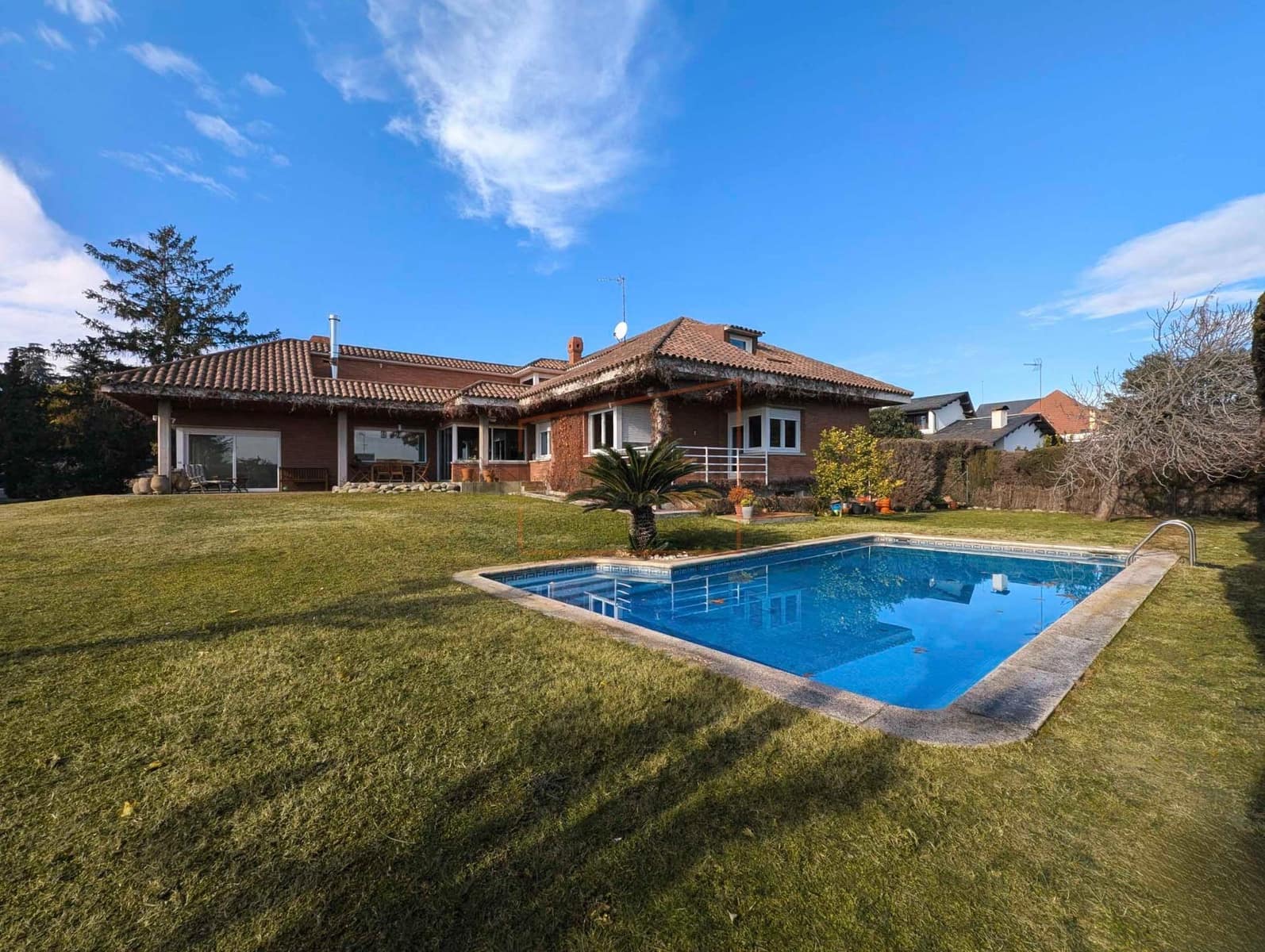 6 bedroom Villa for sale in Canovelles with pool garage - € 750,000 (Ref: 9602734)