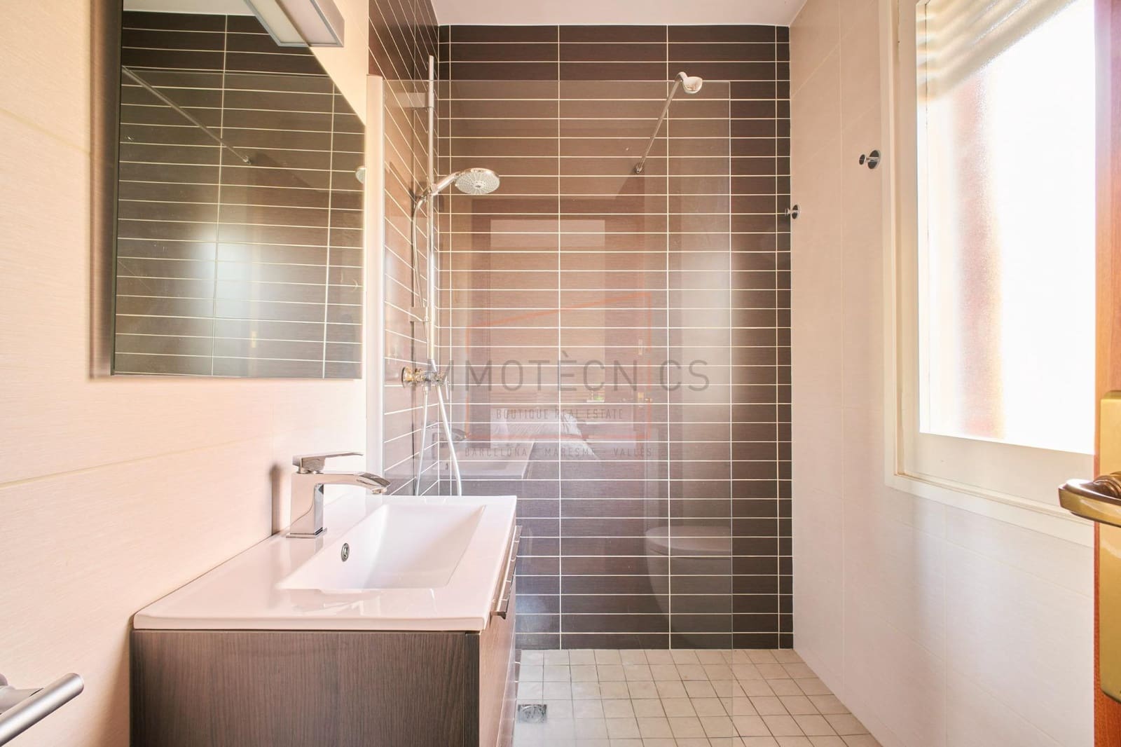 6 bedroom Villa for sale in Canovelles with pool garage - € 750,000 (Ref: 9602734)