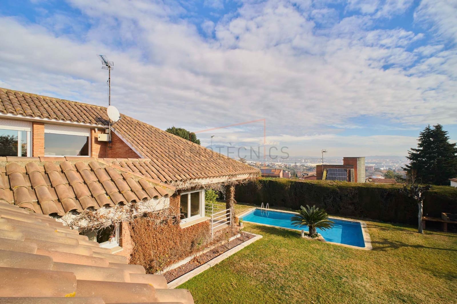 6 bedroom Villa for sale in Canovelles with pool garage - € 750,000 (Ref: 9602734)