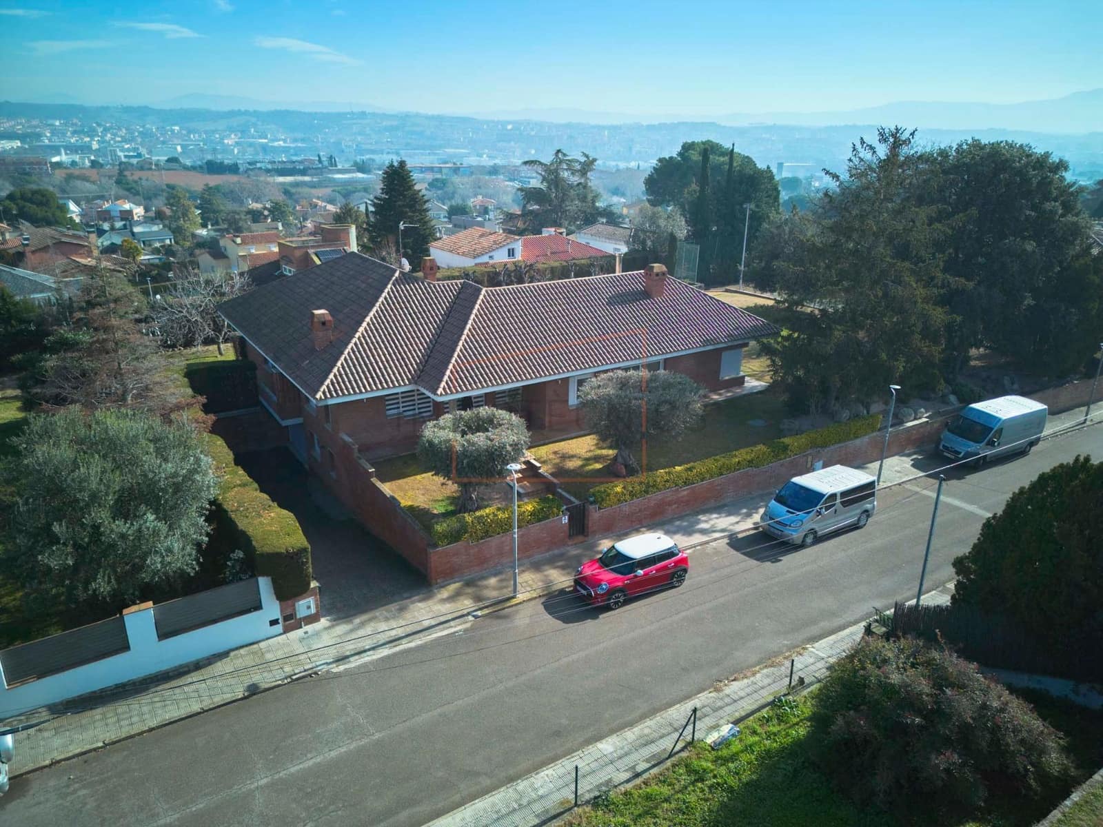 Chalet de 6 habitaciones en Canovelles en venta con piscina garaje - 980.000 € (Ref: 9602734)