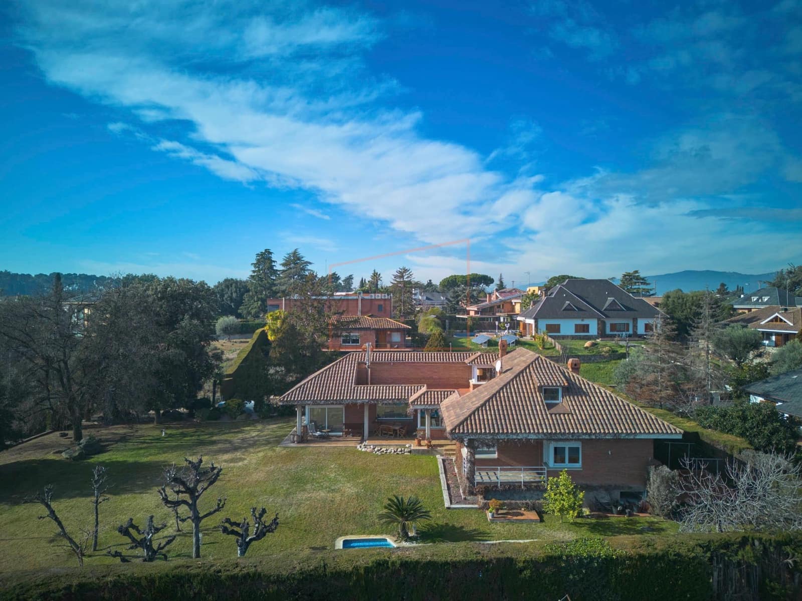 Chalet de 6 habitaciones en Canovelles en venta con piscina garaje - 980.000 € (Ref: 9602734)