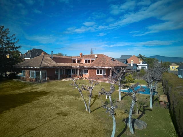 6 soverom Villa til salgs i Canovelles med svømmebasseng garasje - € 980 000 (Ref: 9602734)