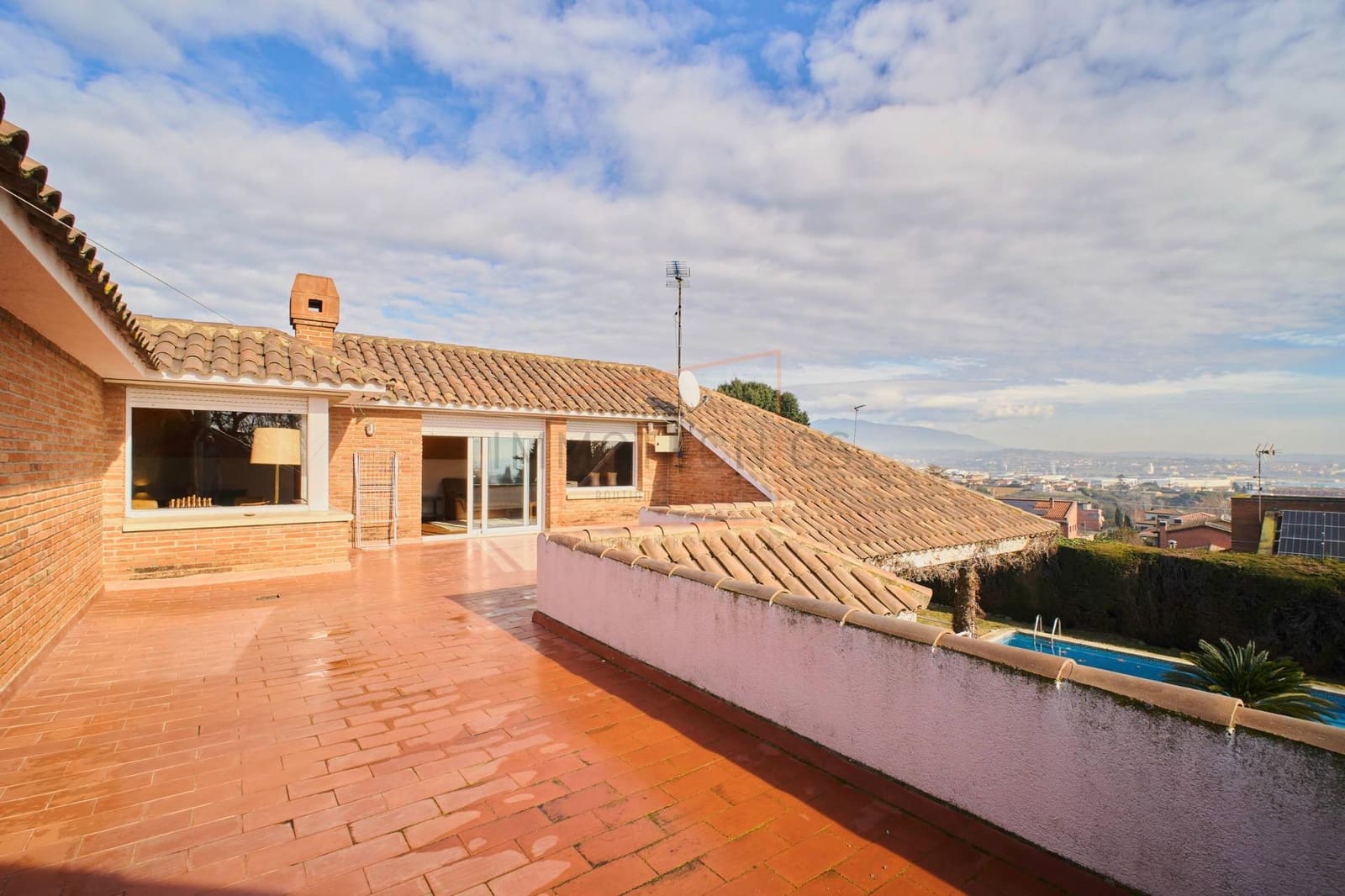 Chalet de 6 habitaciones en Canovelles en venta con piscina garaje - 980.000 € (Ref: 9602734)